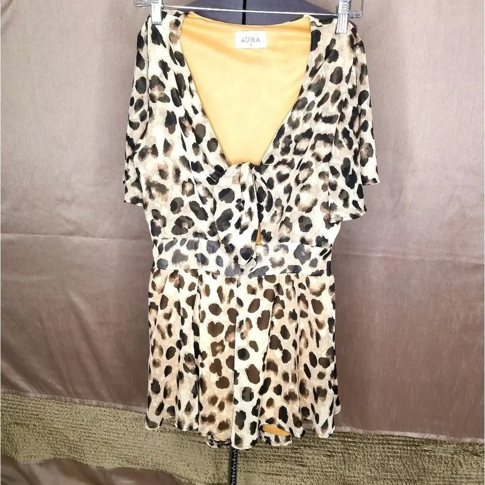 AURA Leopard Print Romper Size‎ Small